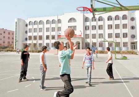 ���׸�һ���W(xu��)У�Ļ@���(ch��ng)����ԓУ�ČW(xu��)�����������n���r(sh��)�g��@�������Y�ψDƬ��